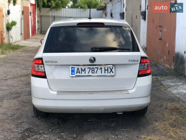 Білий Шкода Фабія, об'ємом двигуна 1.42 л та пробігом 303 тис. км за 7100 $, фото 4 на Automoto.ua
