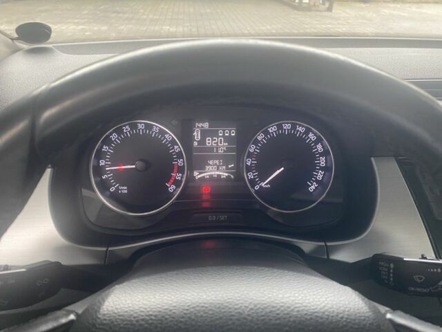 Білий Шкода Фабія, об'ємом двигуна 1.4 л та пробігом 280 тис. км за 7500 $, фото 5 на Automoto.ua