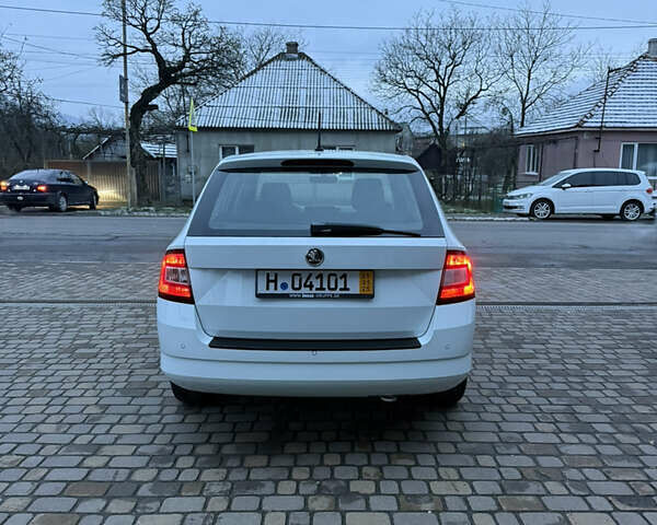 Білий Шкода Фабія, об'ємом двигуна 1.4 л та пробігом 176 тис. км за 8300 $, фото 5 на Automoto.ua