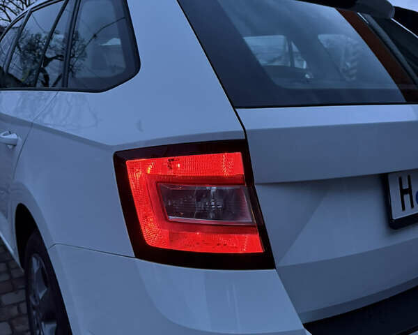 Білий Шкода Фабія, об'ємом двигуна 1.4 л та пробігом 176 тис. км за 8300 $, фото 31 на Automoto.ua