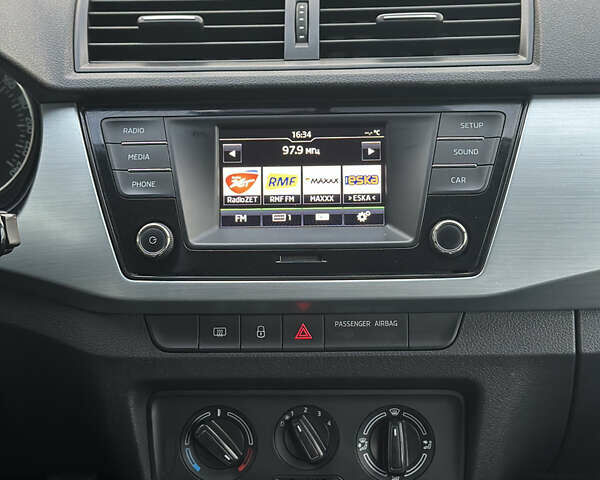 Белый Шкода Фабия, объемом двигателя 1.42 л и пробегом 188 тыс. км за 7500 $, фото 16 на Automoto.ua