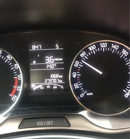 Белый Шкода Фабия, объемом двигателя 1.4 л и пробегом 280 тыс. км за 7500 $, фото 21 на Automoto.ua