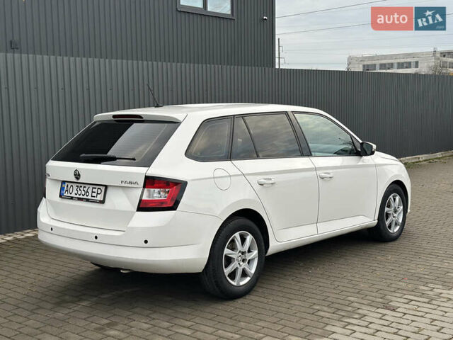 Белый Шкода Фабия, объемом двигателя 1.42 л и пробегом 188 тыс. км за 7500 $, фото 6 на Automoto.ua
