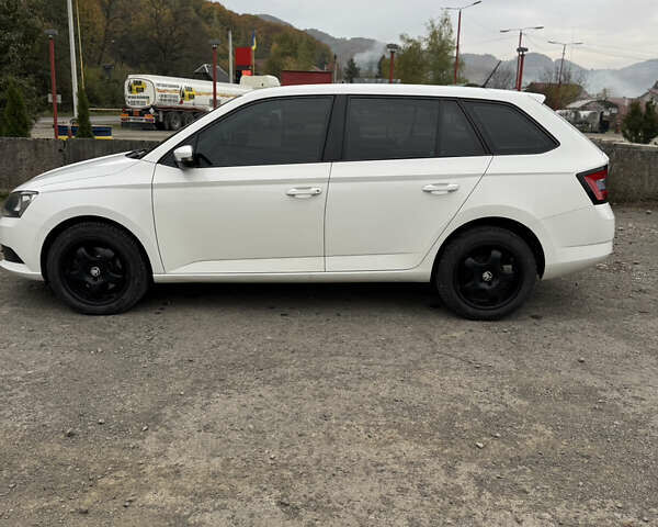 Шкода Фабия 2015 в Тячеве на Automoto.ua Белый Шкода Фабия, объемом двигателя 1.4 л и пробегом 270 тыс. км за 6200 $, фото 7 на Automoto.ua