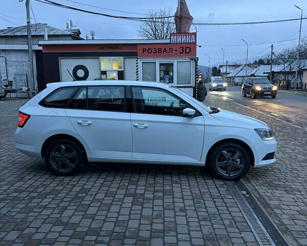 Білий Шкода Фабія, об'ємом двигуна 1.4 л та пробігом 176 тис. км за 8300 $, фото 3 на Automoto.ua