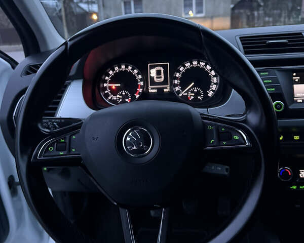 Білий Шкода Фабія, об'ємом двигуна 1.4 л та пробігом 176 тис. км за 8300 $, фото 13 на Automoto.ua