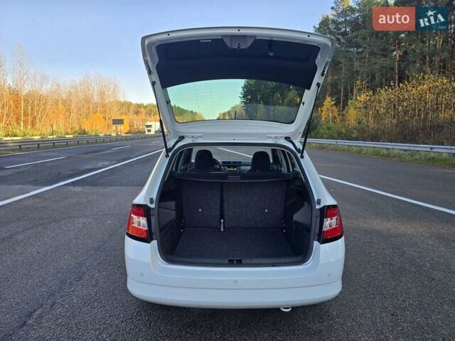Белый Шкода Фабия, объемом двигателя 1.2 л и пробегом 198 тыс. км за 11499 $, фото 27 на Automoto.ua