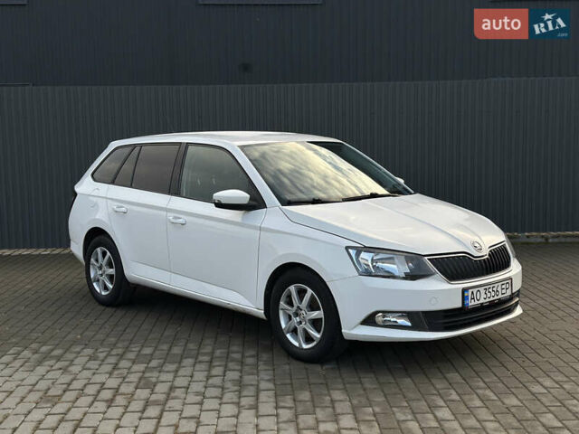Белый Шкода Фабия, объемом двигателя 1.42 л и пробегом 188 тыс. км за 7500 $, фото 2 на Automoto.ua