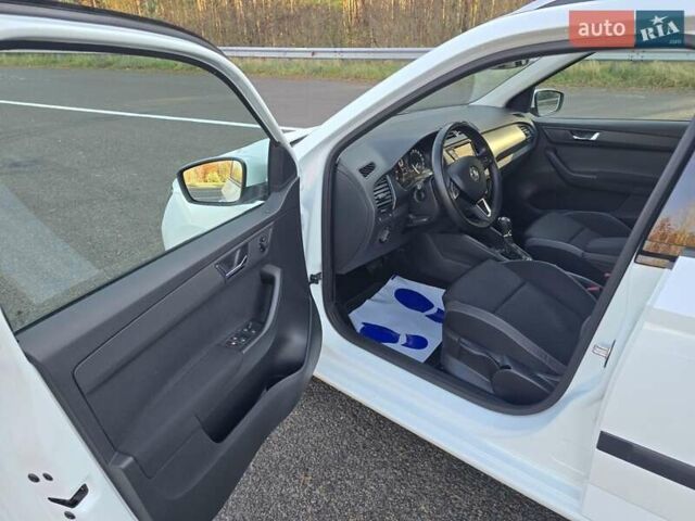 Белый Шкода Фабия, объемом двигателя 1.2 л и пробегом 198 тыс. км за 11499 $, фото 26 на Automoto.ua