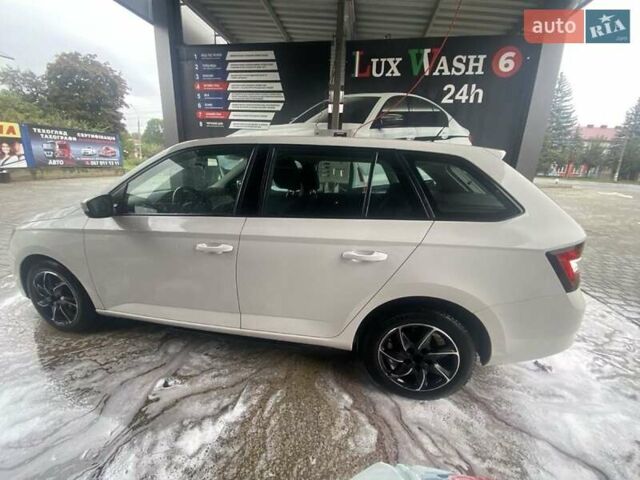 Белый Шкода Фабия, объемом двигателя 1.4 л и пробегом 280 тыс. км за 7500 $, фото 6 на Automoto.ua