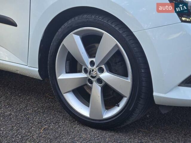 Белый Шкода Фабия, объемом двигателя 1.2 л и пробегом 198 тыс. км за 11499 $, фото 19 на Automoto.ua