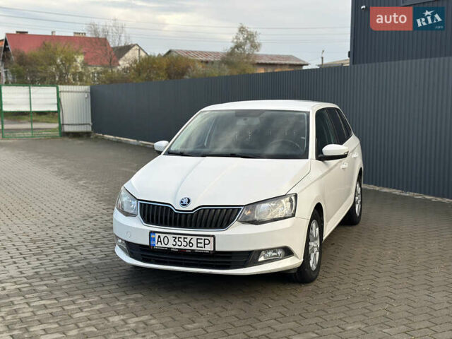 Белый Шкода Фабия, объемом двигателя 1.42 л и пробегом 188 тыс. км за 7500 $, фото 5 на Automoto.ua
