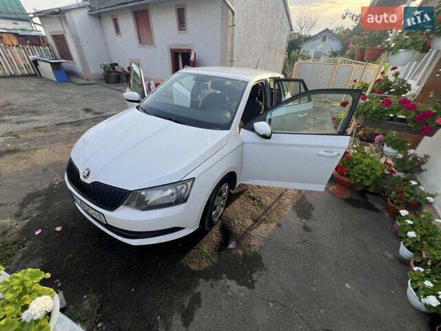 Білий Шкода Фабія, об'ємом двигуна 1.4 л та пробігом 230 тис. км за 8500 $, фото 4 на Automoto.ua