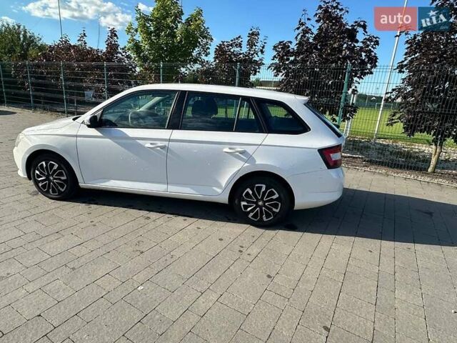 Белый Шкода Фабия, объемом двигателя 1 л и пробегом 82 тыс. км за 6700 $, фото 4 на Automoto.ua