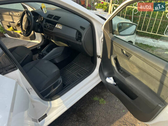 Білий Шкода Фабія, об'ємом двигуна 1.4 л та пробігом 230 тис. км за 8500 $, фото 7 на Automoto.ua