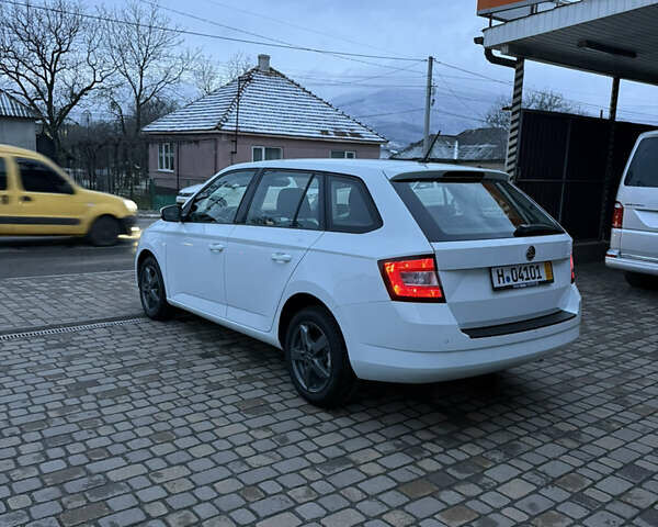 Білий Шкода Фабія, об'ємом двигуна 1.4 л та пробігом 176 тис. км за 8300 $, фото 6 на Automoto.ua