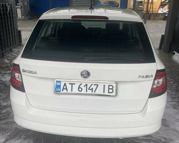 Белый Шкода Фабия, объемом двигателя 1.4 л и пробегом 280 тыс. км за 7500 $, фото 10 на Automoto.ua