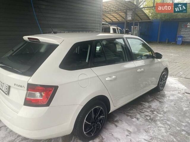 Белый Шкода Фабия, объемом двигателя 1.4 л и пробегом 280 тыс. км за 7500 $, фото 11 на Automoto.ua