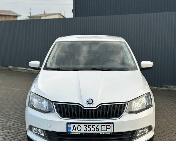 Белый Шкода Фабия, объемом двигателя 1.42 л и пробегом 188 тыс. км за 7500 $, фото 3 на Automoto.ua
