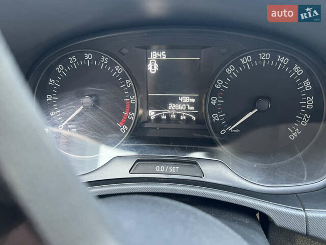 Білий Шкода Фабія, об'ємом двигуна 1.4 л та пробігом 230 тис. км за 8500 $, фото 3 на Automoto.ua