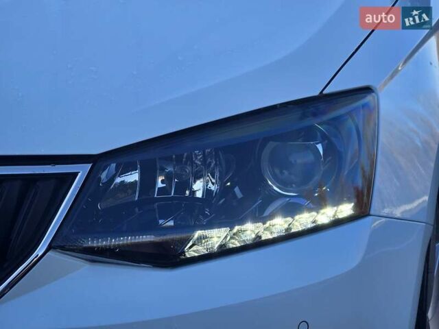 Белый Шкода Фабия, объемом двигателя 1.2 л и пробегом 198 тыс. км за 11499 $, фото 11 на Automoto.ua