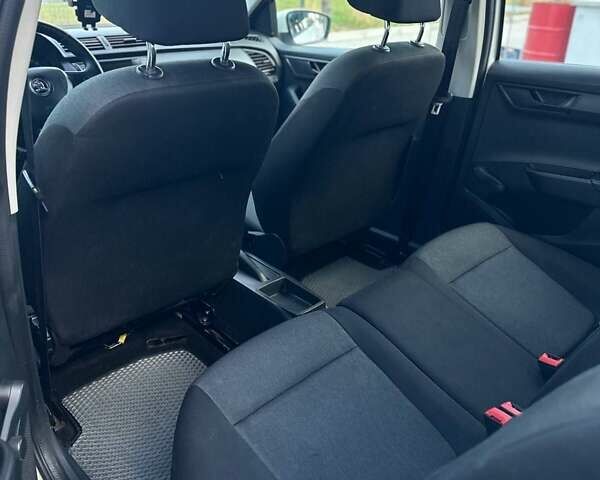 Белый Шкода Фабия, объемом двигателя 1.4 л и пробегом 224 тыс. км за 6950 $, фото 25 на Automoto.ua