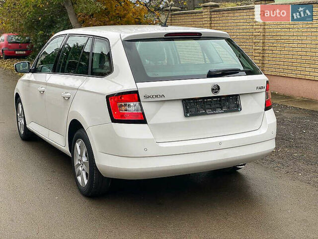 Белый Шкода Фабия, объемом двигателя 1.2 л и пробегом 180 тыс. км за 9800 $, фото 22 на Automoto.ua