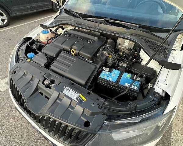 Белый Шкода Фабия, объемом двигателя 1.4 л и пробегом 224 тыс. км за 6950 $, фото 31 на Automoto.ua