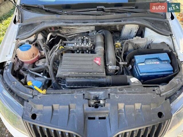 Белый Шкода Фабия, объемом двигателя 1.2 л и пробегом 273 тыс. км за 6350 $, фото 1 на Automoto.ua