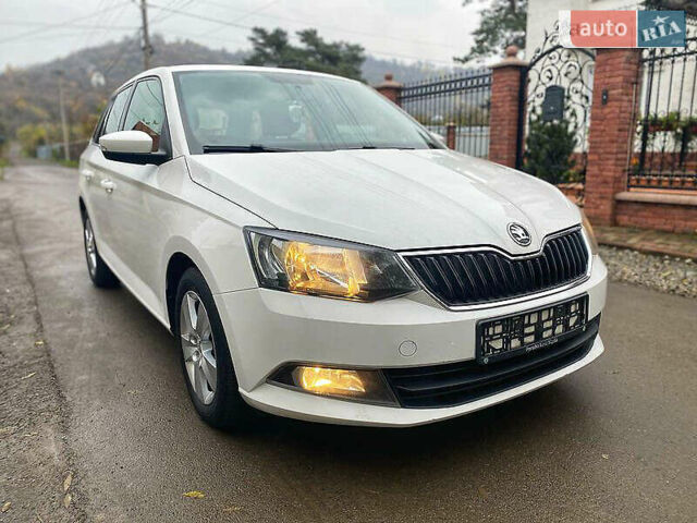 Белый Шкода Фабия, объемом двигателя 1.2 л и пробегом 180 тыс. км за 9800 $, фото 31 на Automoto.ua