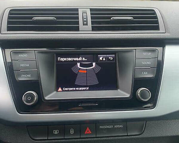 Белый Шкода Фабия, объемом двигателя 1.2 л и пробегом 180 тыс. км за 9800 $, фото 8 на Automoto.ua