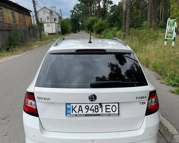 Білий Шкода Фабія, об'ємом двигуна 1.4 л та пробігом 210 тис. км за 8200 $, фото 3 на Automoto.ua