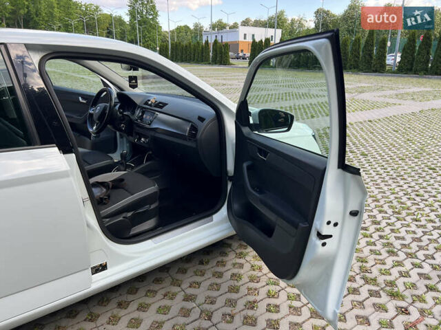 Белый Шкода Фабия, объемом двигателя 1.4 л и пробегом 185 тыс. км за 8400 $, фото 13 на Automoto.ua