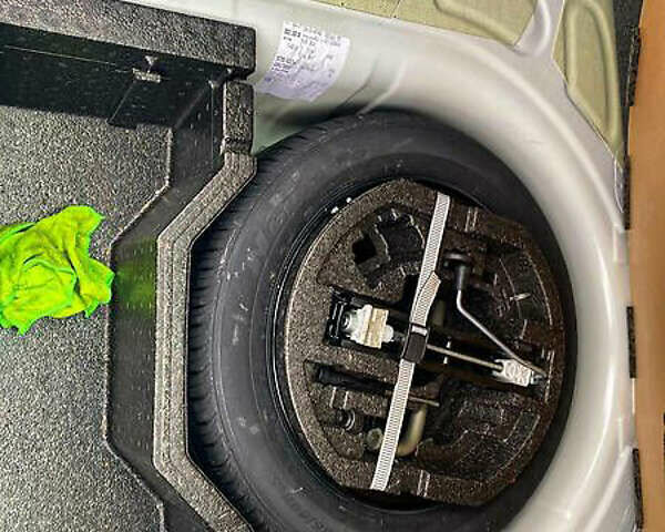 Белый Шкода Фабия, объемом двигателя 1.2 л и пробегом 180 тыс. км за 9800 $, фото 15 на Automoto.ua