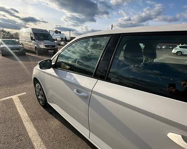 Белый Шкода Фабия, объемом двигателя 1.4 л и пробегом 224 тыс. км за 6950 $, фото 8 на Automoto.ua