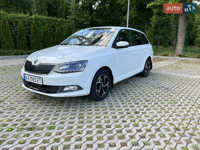 Белый Шкода Фабия, объемом двигателя 1.4 л и пробегом 185 тыс. км за 8400 $, фото 4 на Automoto.ua