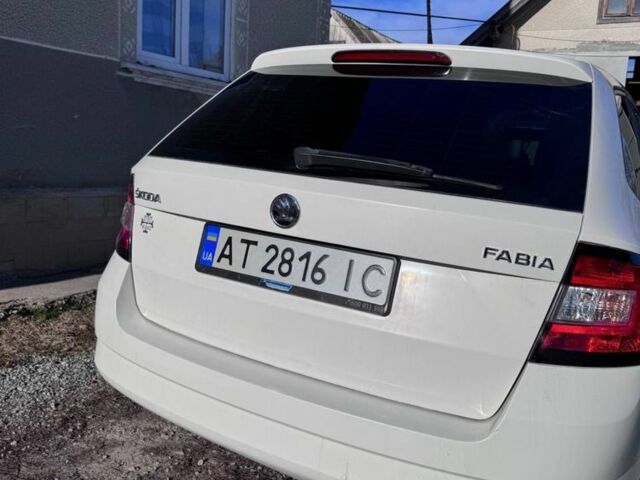 Белый Шкода Фабия, объемом двигателя 1.2 л и пробегом 273 тыс. км за 6350 $, фото 5 на Automoto.ua