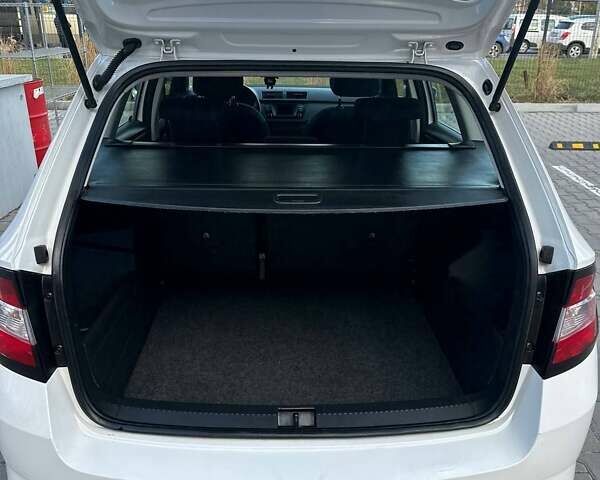 Белый Шкода Фабия, объемом двигателя 1.4 л и пробегом 224 тыс. км за 6950 $, фото 28 на Automoto.ua