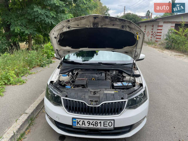 Білий Шкода Фабія, об'ємом двигуна 1.4 л та пробігом 210 тис. км за 8200 $, фото 4 на Automoto.ua