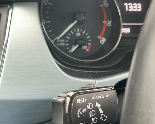 Белый Шкода Фабия, объемом двигателя 1.2 л и пробегом 180 тыс. км за 9800 $, фото 10 на Automoto.ua