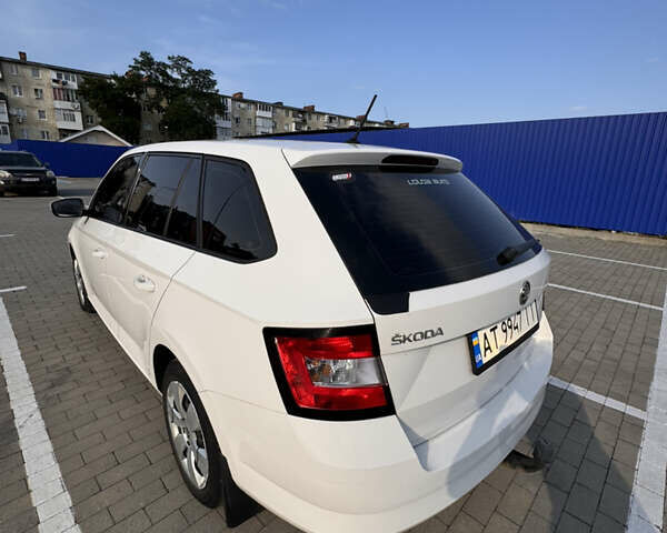 Белый Шкода Фабия, объемом двигателя 1.42 л и пробегом 228 тыс. км за 7999 $, фото 5 на Automoto.ua