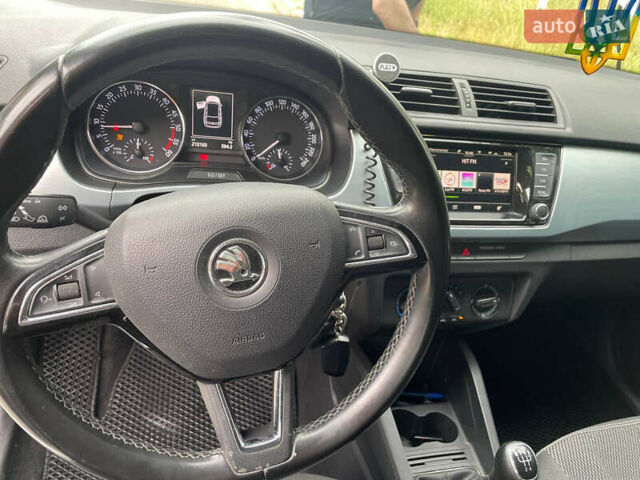 Білий Шкода Фабія, об'ємом двигуна 1.4 л та пробігом 210 тис. км за 8200 $, фото 6 на Automoto.ua