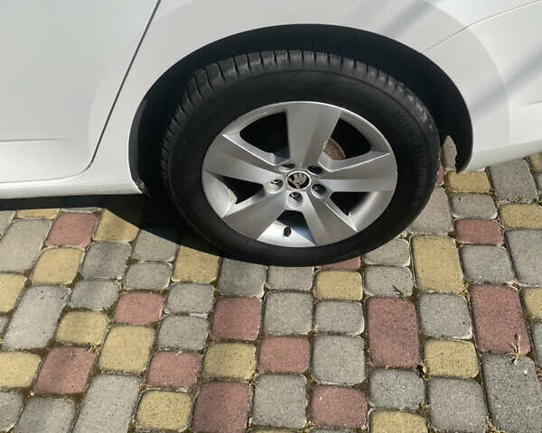 Білий Шкода Фабія, об'ємом двигуна 1.42 л та пробігом 178 тис. км за 7100 $, фото 2 на Automoto.ua