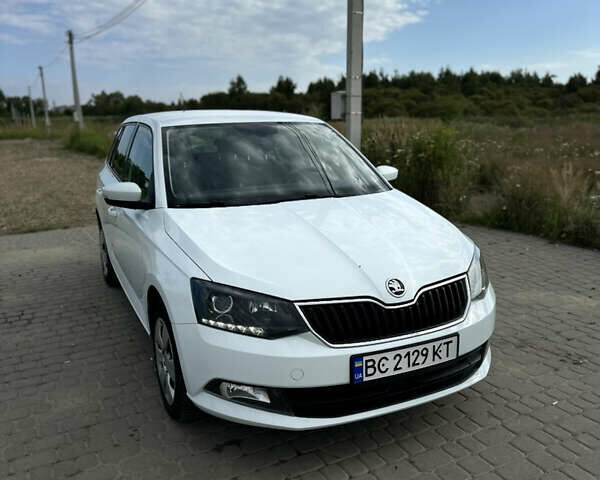 Белый Шкода Фабия, объемом двигателя 1.42 л и пробегом 310 тыс. км за 9199 $, фото 7 на Automoto.ua