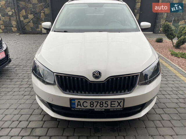 Белый Шкода Фабия, объемом двигателя 1.42 л и пробегом 148 тыс. км за 11500 $, фото 1 на Automoto.ua