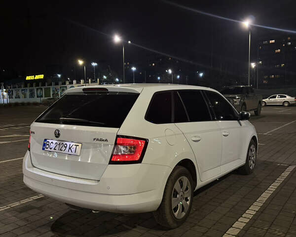 Белый Шкода Фабия, объемом двигателя 1.42 л и пробегом 316 тыс. км за 7299 $, фото 6 на Automoto.ua