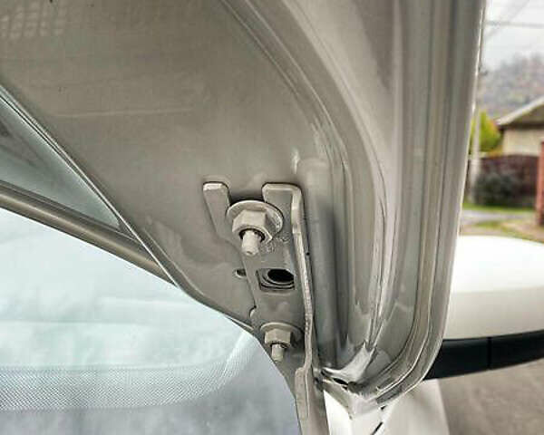 Белый Шкода Фабия, объемом двигателя 1.2 л и пробегом 180 тыс. км за 9800 $, фото 19 на Automoto.ua