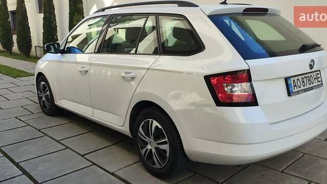 Білий Шкода Фабія, об'ємом двигуна 1.4 л та пробігом 286 тис. км за 8000 $, фото 2 на Automoto.ua