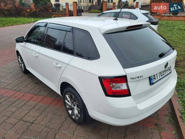 Білий Шкода Фабія, об'ємом двигуна 1.2 л та пробігом 263 тис. км за 7200 $, фото 1 на Automoto.ua