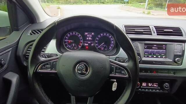 Белый Шкода Фабия, объемом двигателя 1.41 л и пробегом 236 тыс. км за 9998 $, фото 36 на Automoto.ua